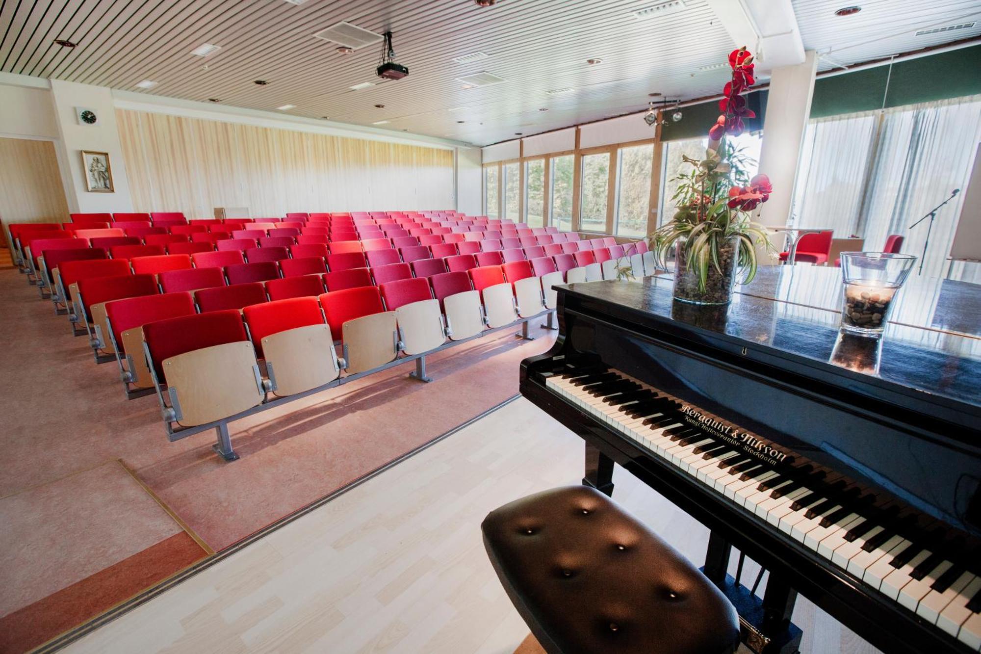 Karlskoga Folkhoegskola Vandrarhem Udden Kültér fotó